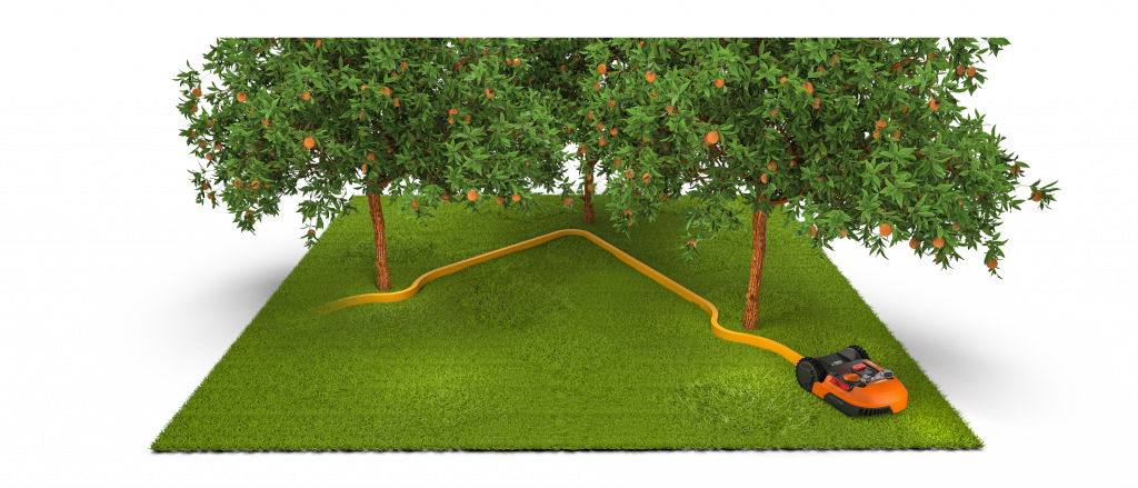 Робот косилка WORX в узком коридоре